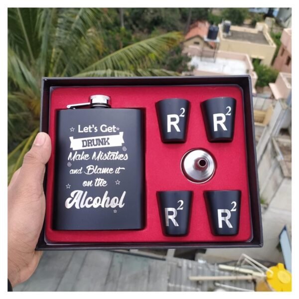 Hip Flask with 4 shot glass set - Image 4