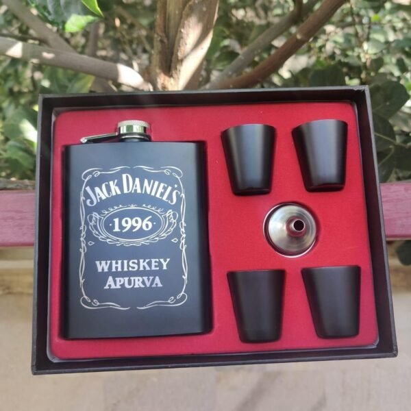 Hip Flask with 4 shot glass set - Image 3