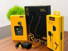 Realme Headphones/ Airpods combo