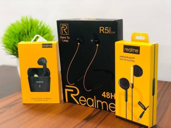 Realme Headphones/ Airpods combo - Image 2