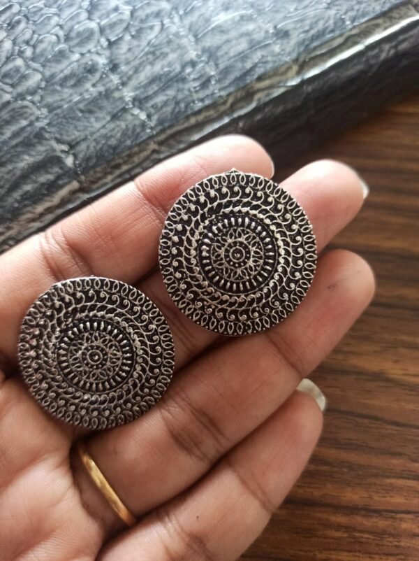 Oxidised big Studs