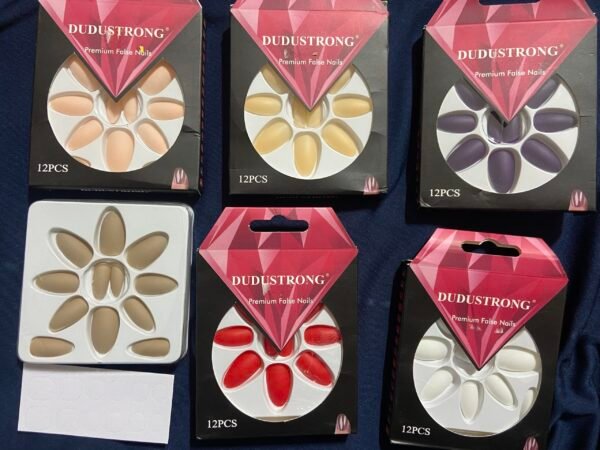 Matt fake / false nails set of 12