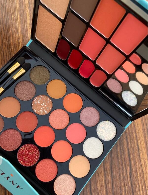 Cute Dairy- Anylady 6 in
1 Eyeshadow palette - Image 4