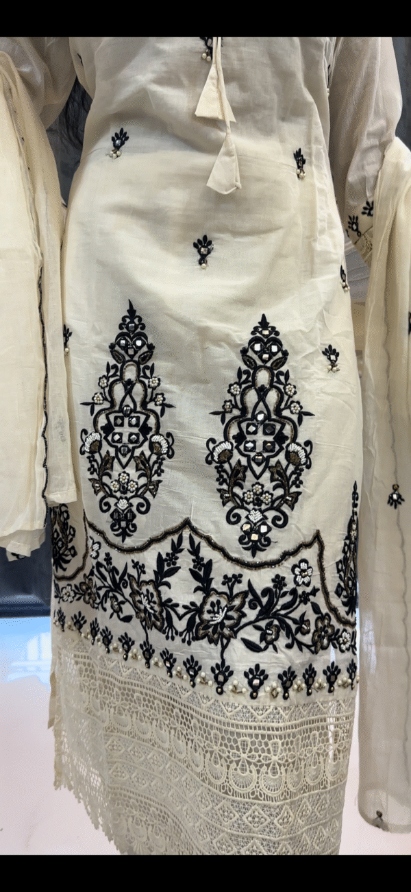 Ishq Wala Safed :- Heavy work Pure Cotton Set - Image 3