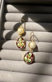 Oval moti latkan earrings